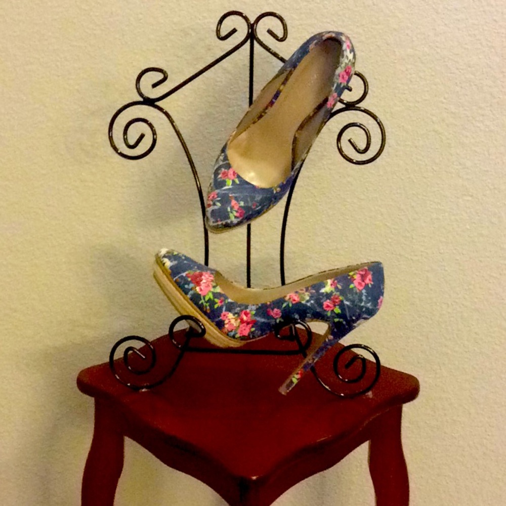 🌸Beautiful Floral High Heels